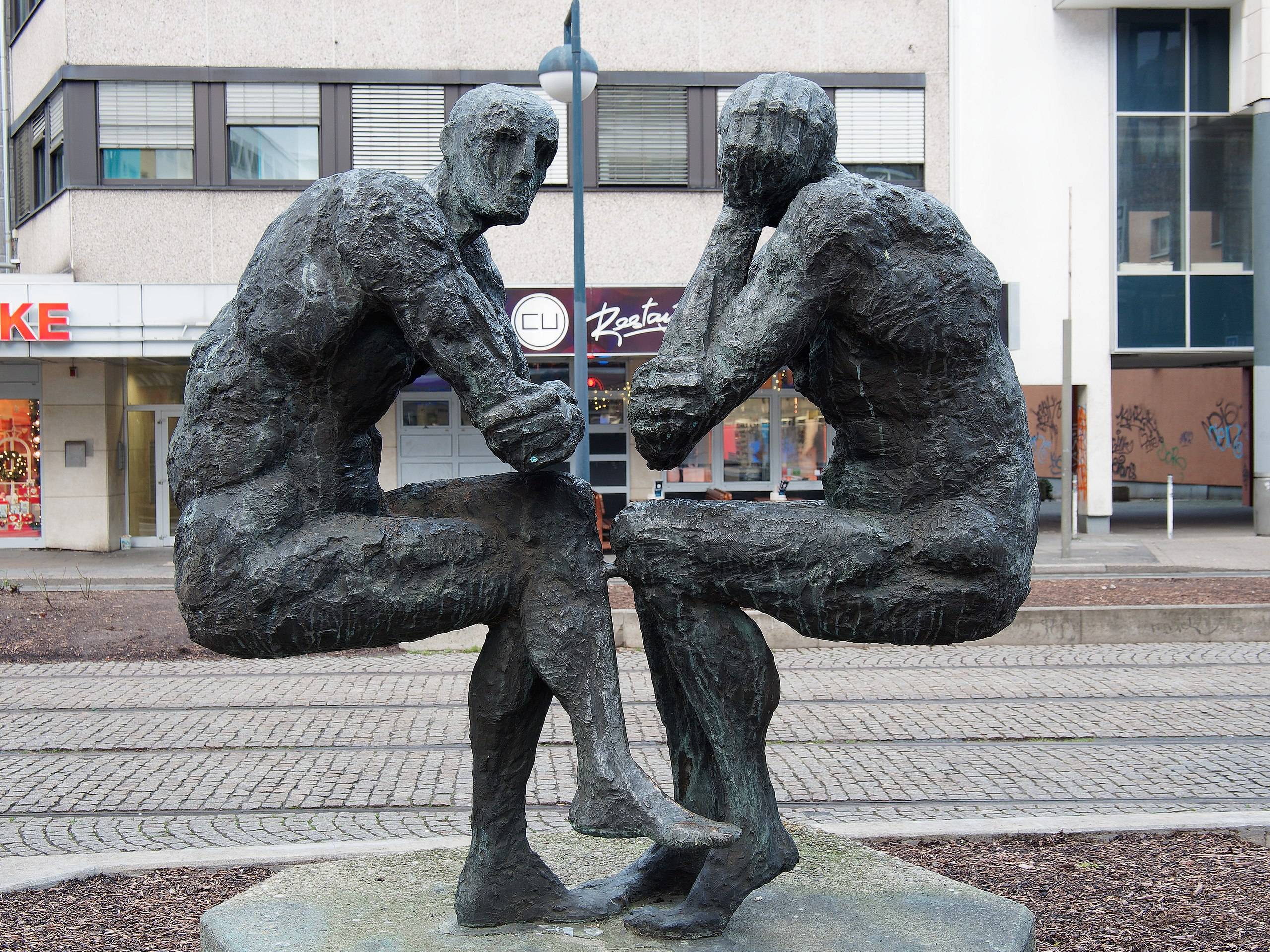 🗽 소통 기념비(덴크말 코무니카치온)